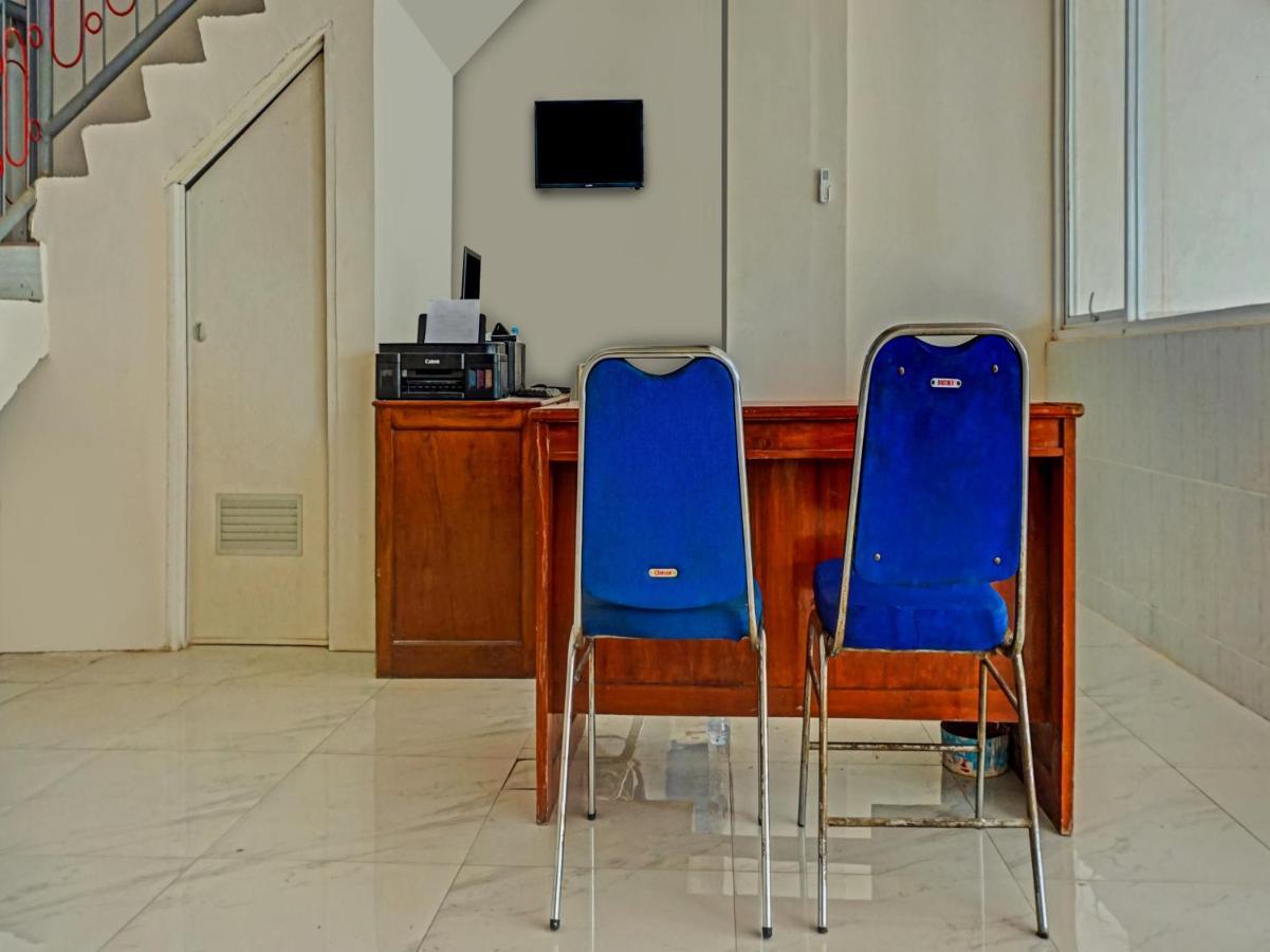 Reddoorz At Jalan Somba Opu Losari Makassar Exteriör bild