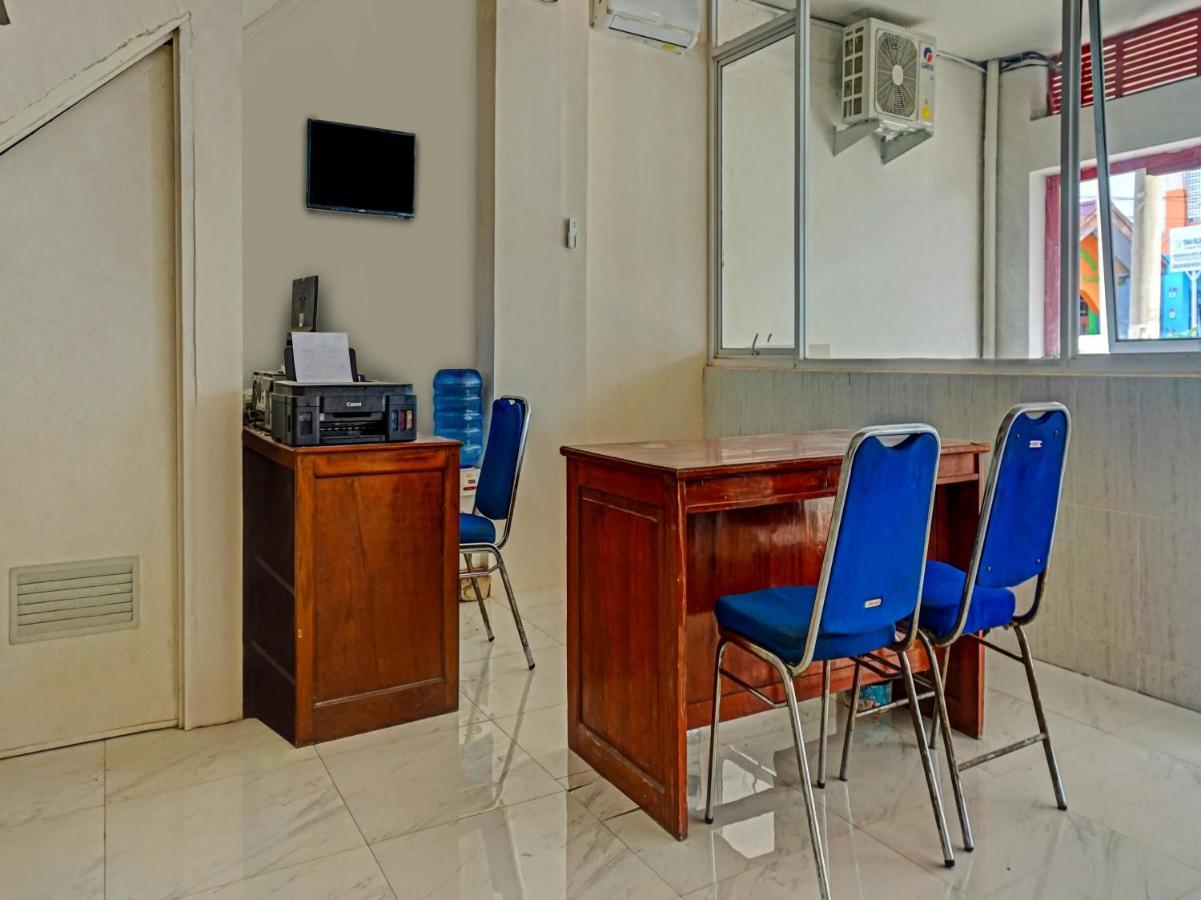 Reddoorz At Jalan Somba Opu Losari Makassar Exteriör bild