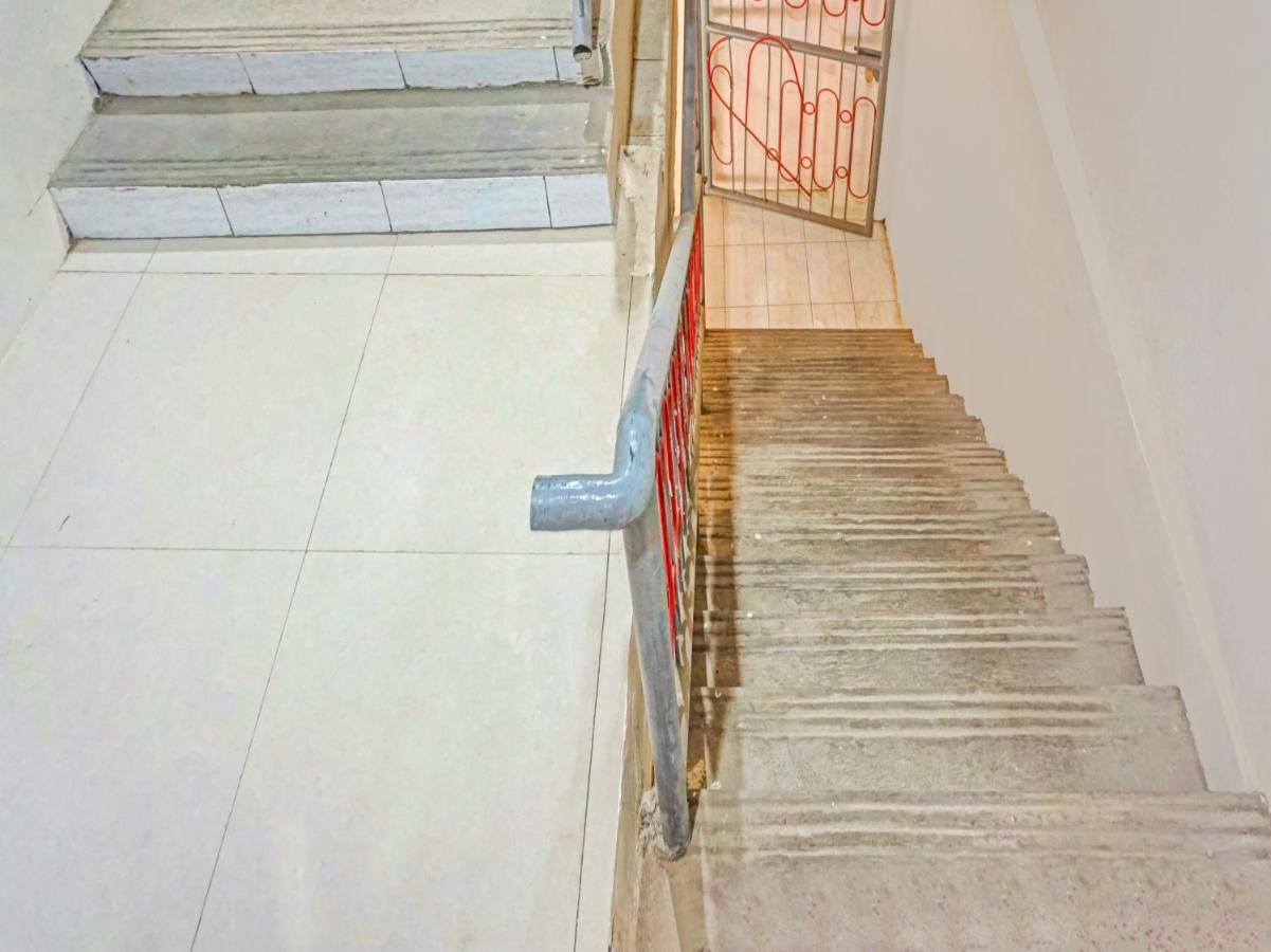 Reddoorz At Jalan Somba Opu Losari Makassar Exteriör bild