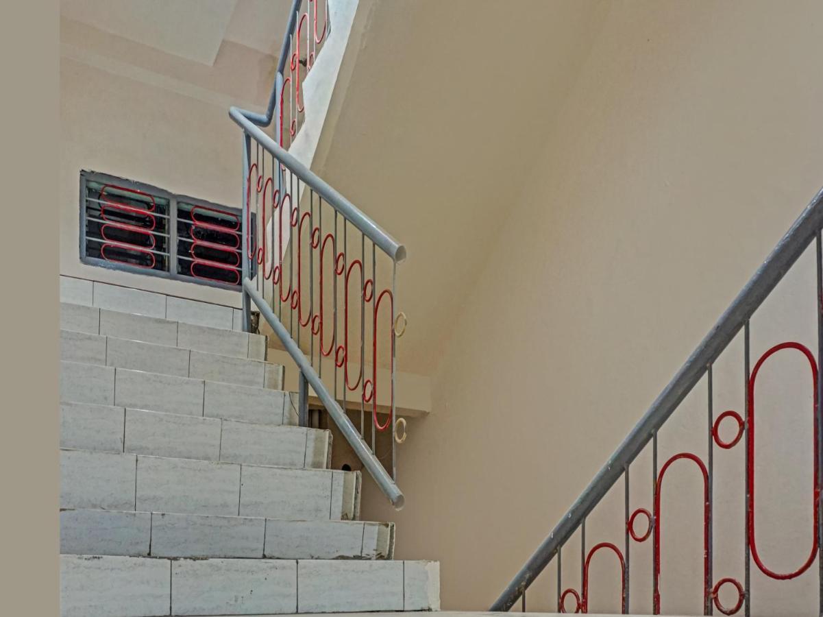 Reddoorz At Jalan Somba Opu Losari Makassar Exteriör bild
