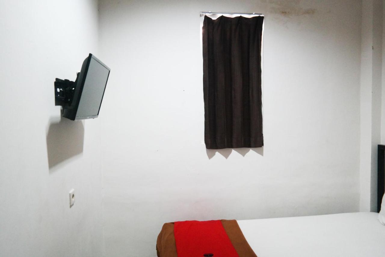 Reddoorz At Jalan Somba Opu Losari Makassar Exteriör bild