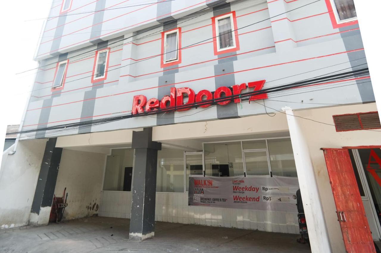Reddoorz At Jalan Somba Opu Losari Makassar Exteriör bild