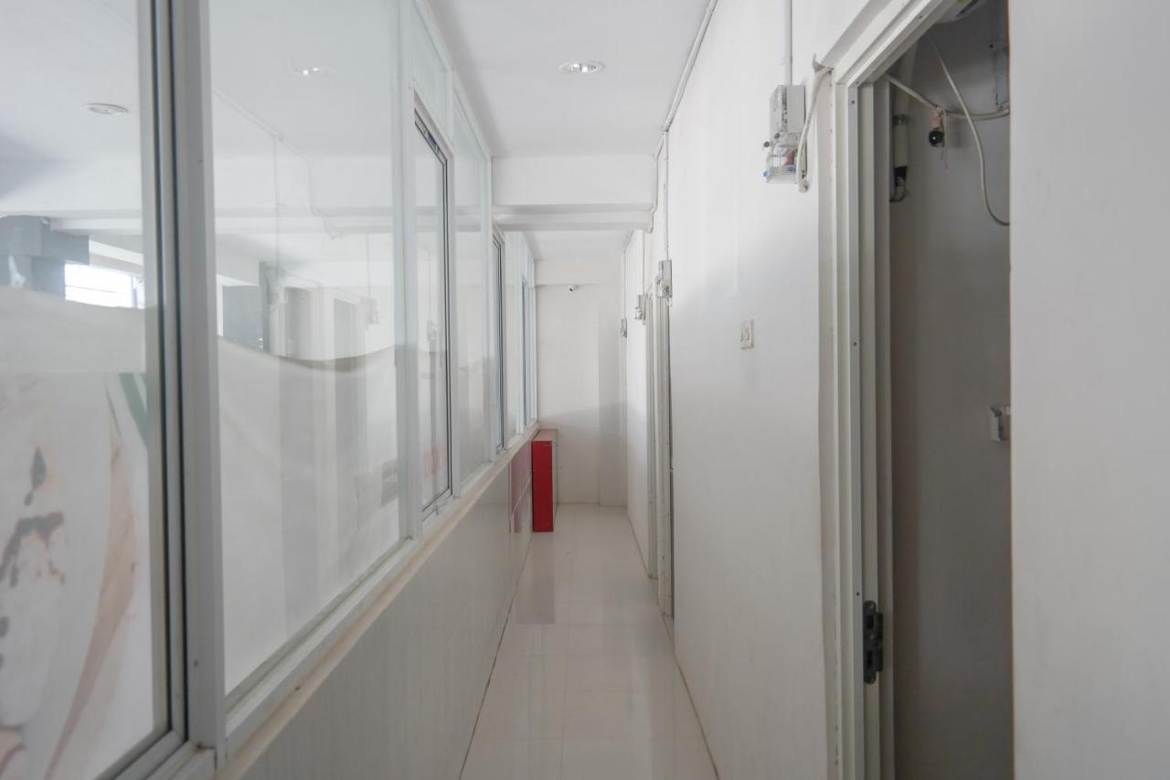 Reddoorz At Jalan Somba Opu Losari Makassar Exteriör bild