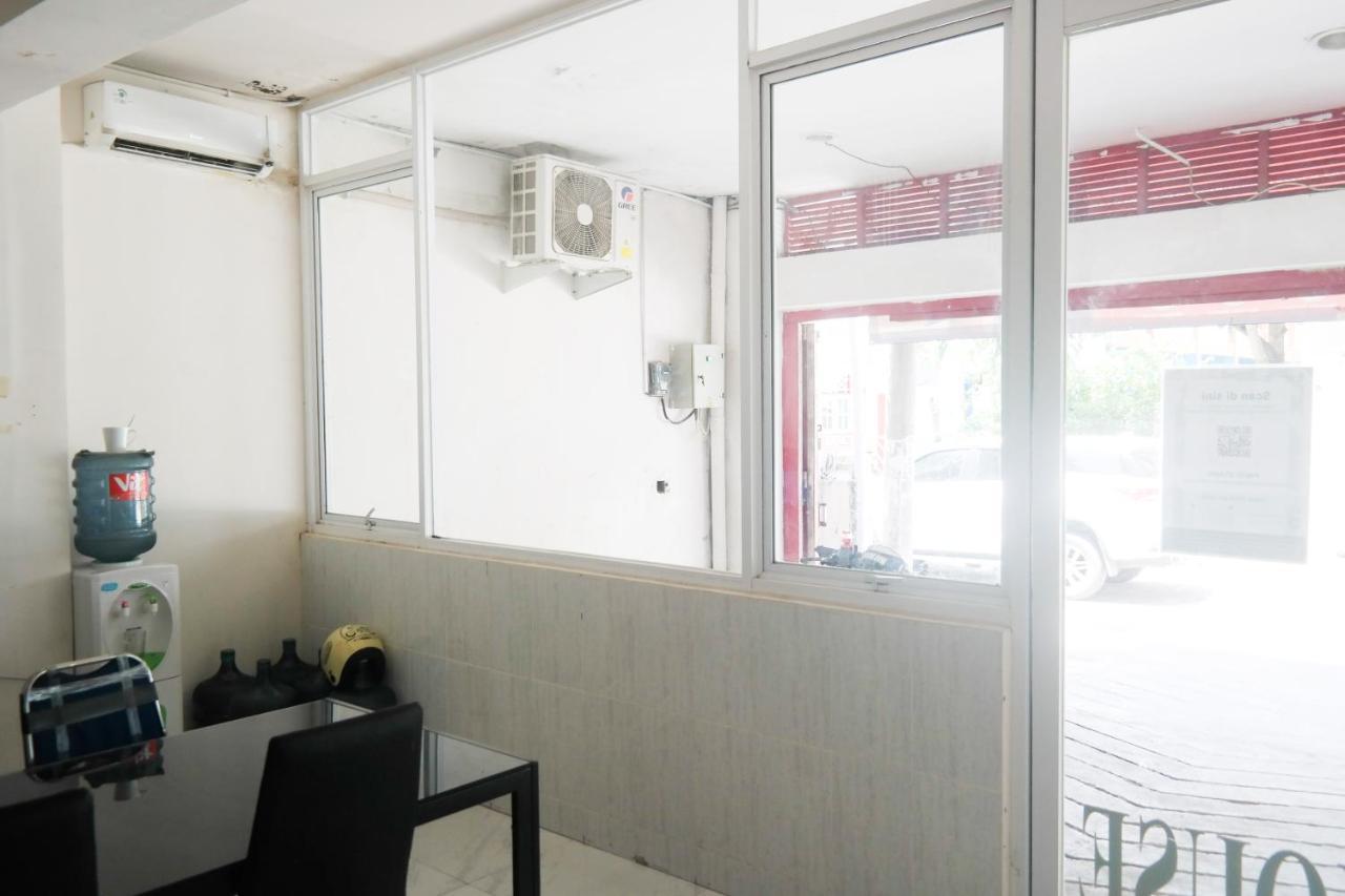 Reddoorz At Jalan Somba Opu Losari Makassar Exteriör bild