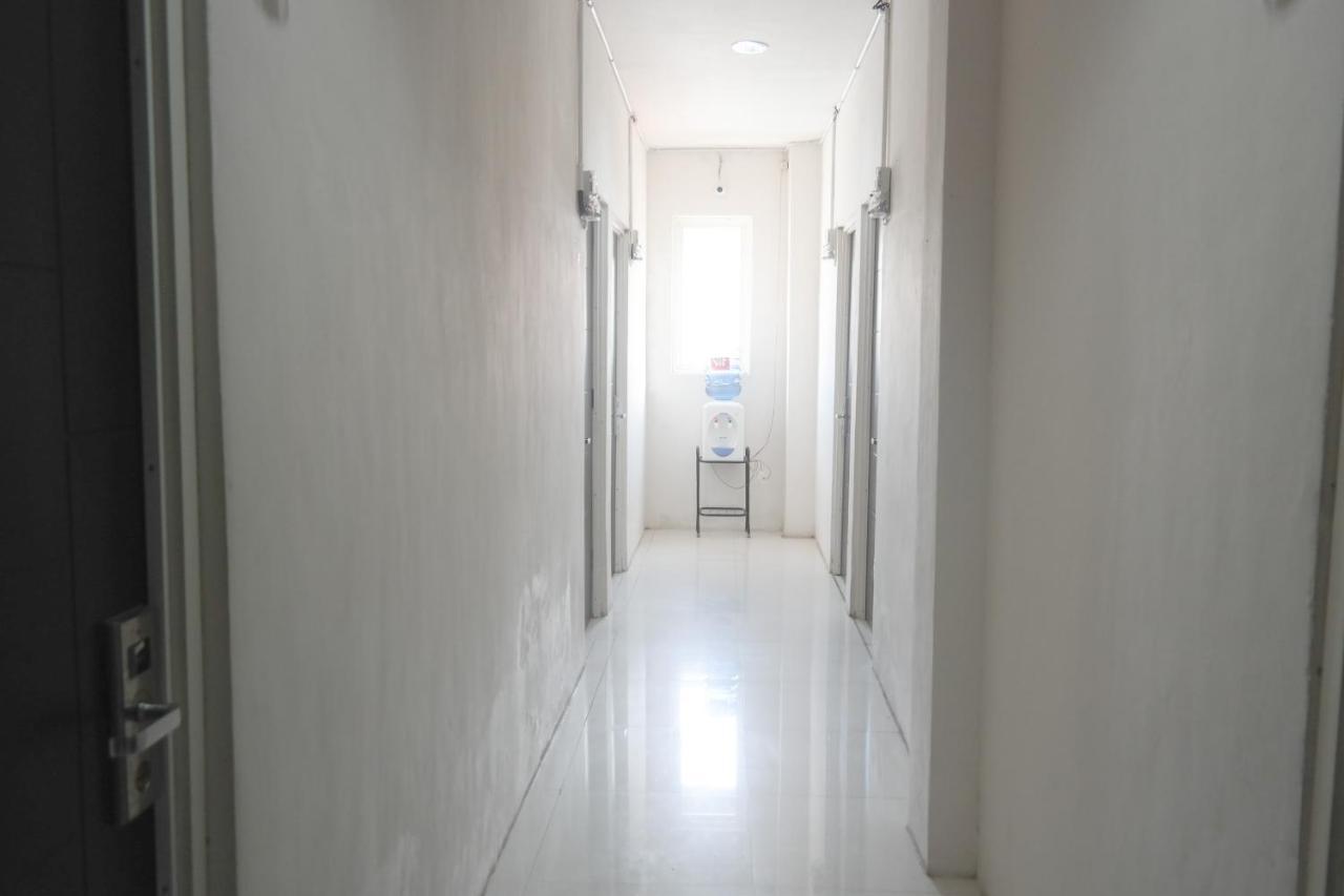 Reddoorz At Jalan Somba Opu Losari Makassar Exteriör bild