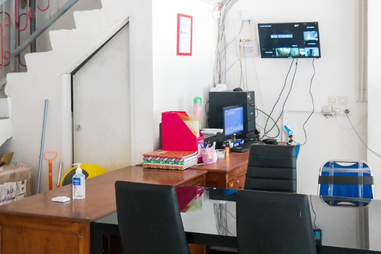 Reddoorz At Jalan Somba Opu Losari Makassar Exteriör bild