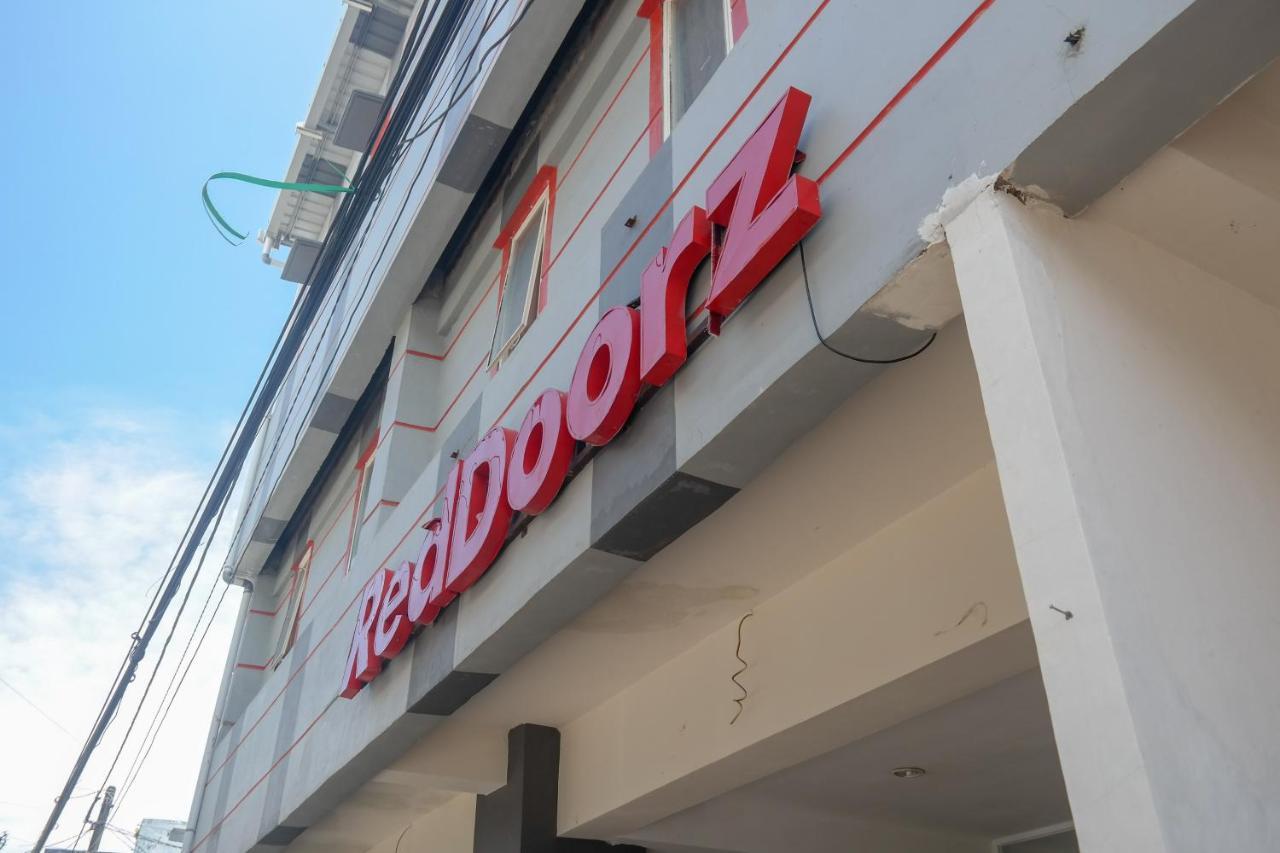 Reddoorz At Jalan Somba Opu Losari Makassar Exteriör bild