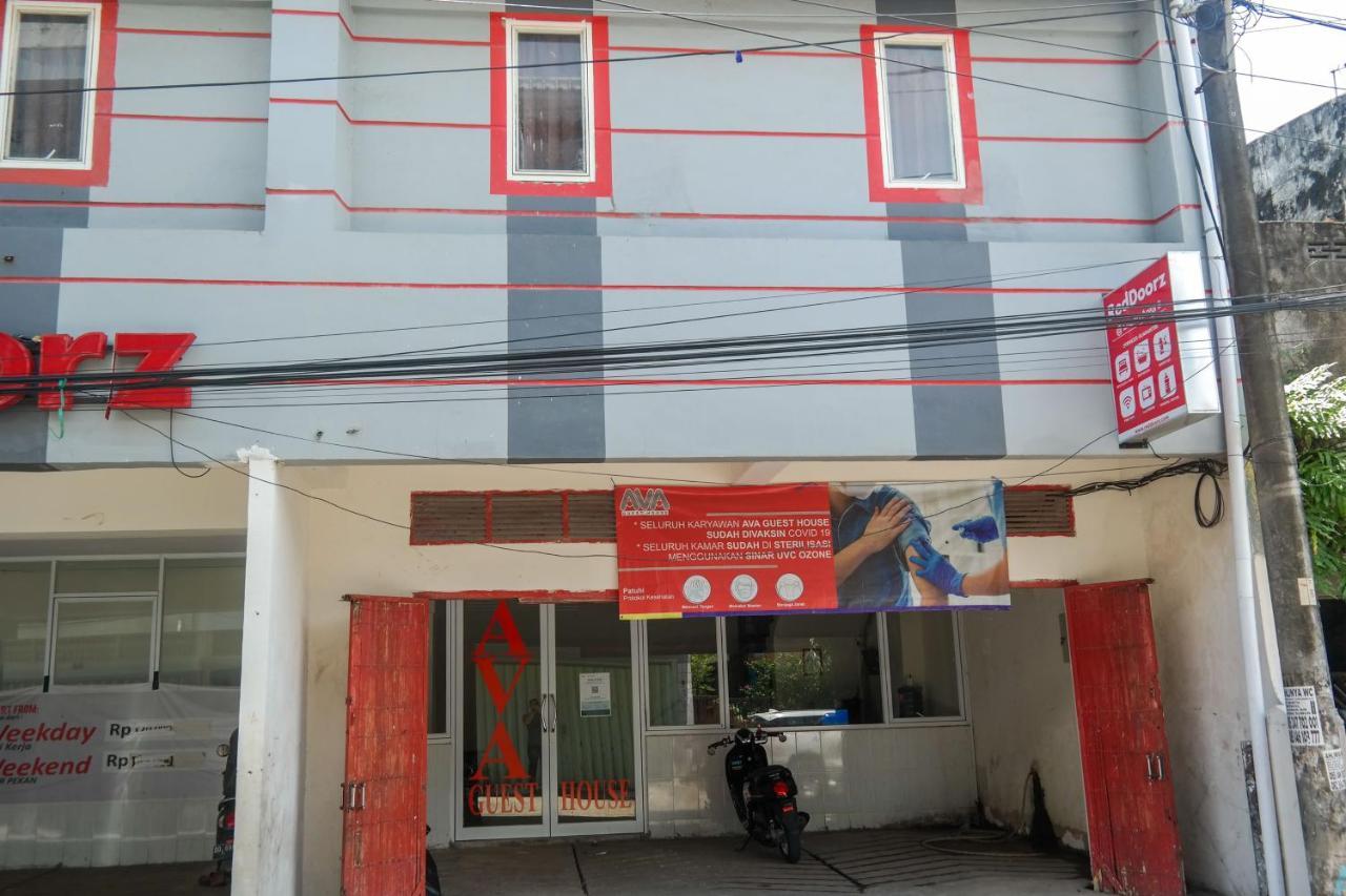 Reddoorz At Jalan Somba Opu Losari Makassar Exteriör bild